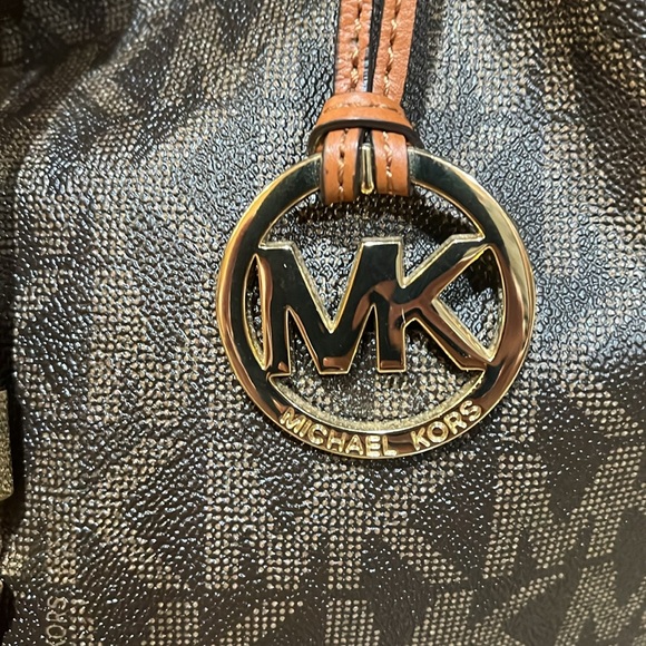 Michael Michael Kors  EUC Shoulder Bag - Picture 2 of 10